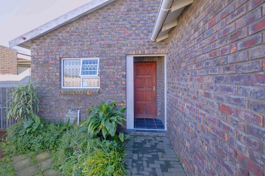 3 Bedroom Property for Sale in Fairview Eastern Cape